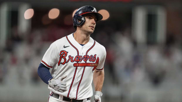 Oct 1, 2022; Cumberland, Georgia, USA; Atlanta Braves first baseman Matt Olson (28) runs after hitting a home run against the New York Mets during the sixth inning at Truist Park. Mandatory Credit: Dale Zanine-USA TODAY Sports